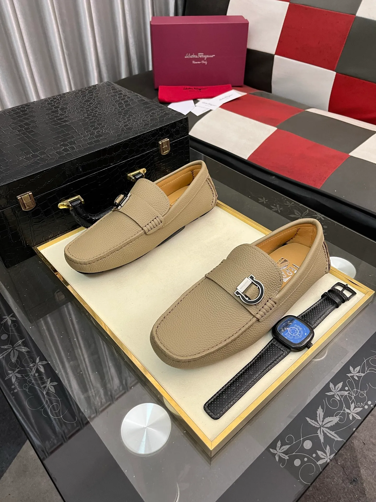 Men's shoes 💰560⌚️⌚️ Ferragamo [Ferragamo] new high-end quality framed shoes. The style is luxurious and elegant, with equal emphasis on practicality and style. We pay special attention to quality and details. The shoe last leather, workmanship and comfort are not inferior! Material: Imported first-layer soft cowhide leather upper ➕Genuine leather lining, code number: 38-446️⃣colors available